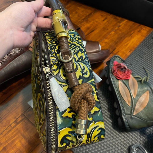 Handbag - Picture 9 of 9